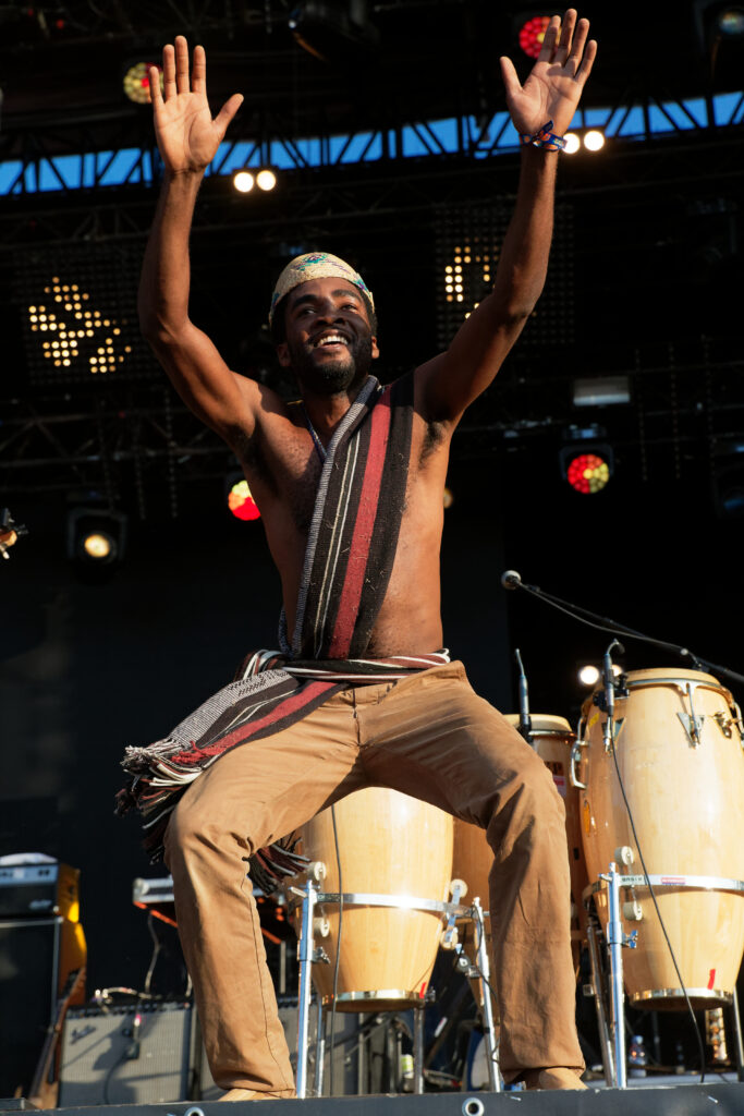 Lindigo groupe maloya réunionnais en concert sur scène au festival des Vieilles Charrues 2019