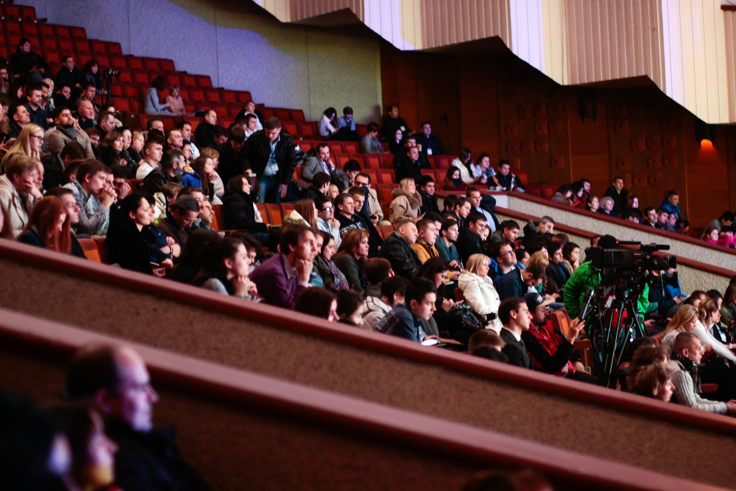 Spectateurs dans une salle de concert, ambiance Cité des Arts de La Réunion